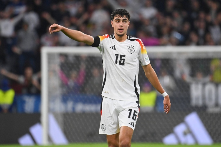 开云线上入口-帕夫洛维奇：梦想一直留在拜仁但无法预测未来，我的偶像是C罗