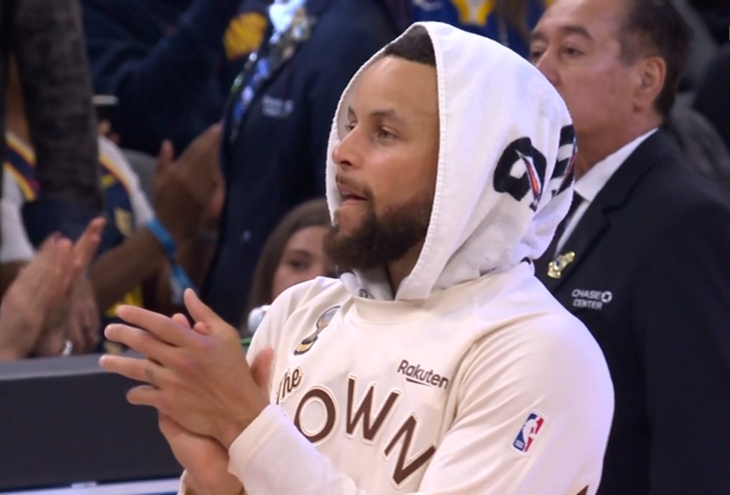 开云下载-库里：这也是我们在穆迪术后第一次见到他 球迷为他送上爱与支持